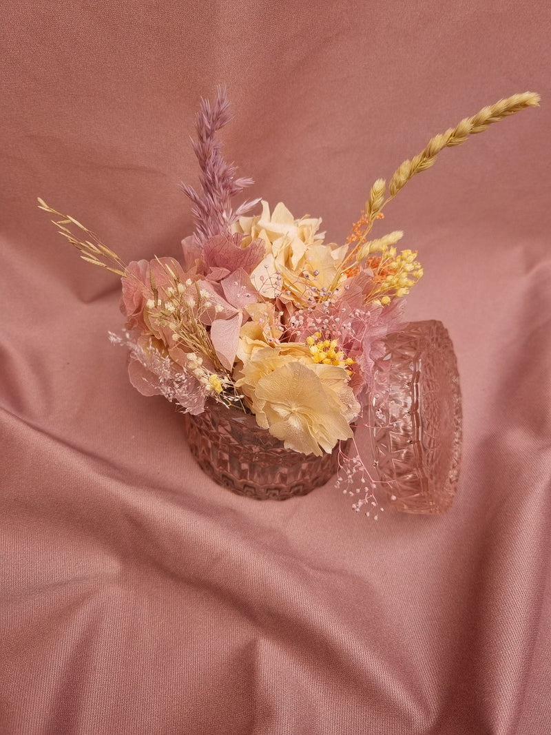Glaskrukke med blomsterdekoration  ø10 - rosa