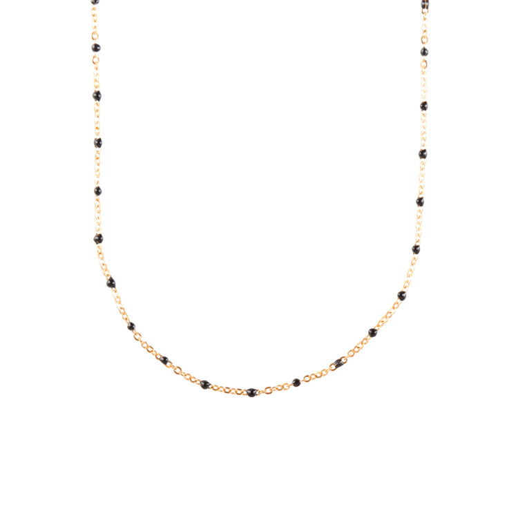 armbånd fra By Stær. Smuk enkel kæde med små sorte perler